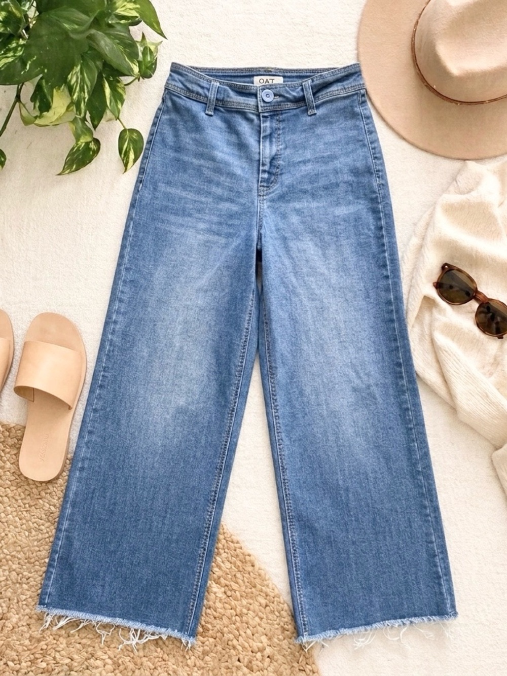 OAT NY Wide Leg Jeans Sz 6 / 28 Raw Hem Medium Wash Blue Denim Retro Look Cute